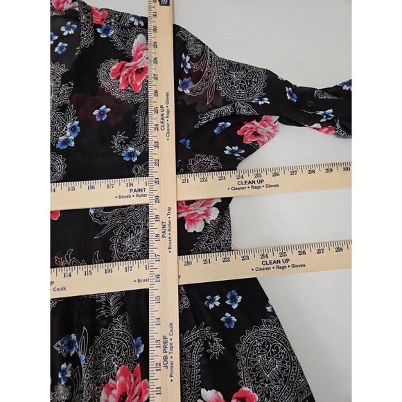 Torrid Top Hi Lo Button Front Roll Tab Sleeve Paisley And Floral Size 2 us 18-20 - Picture 8 of 10
